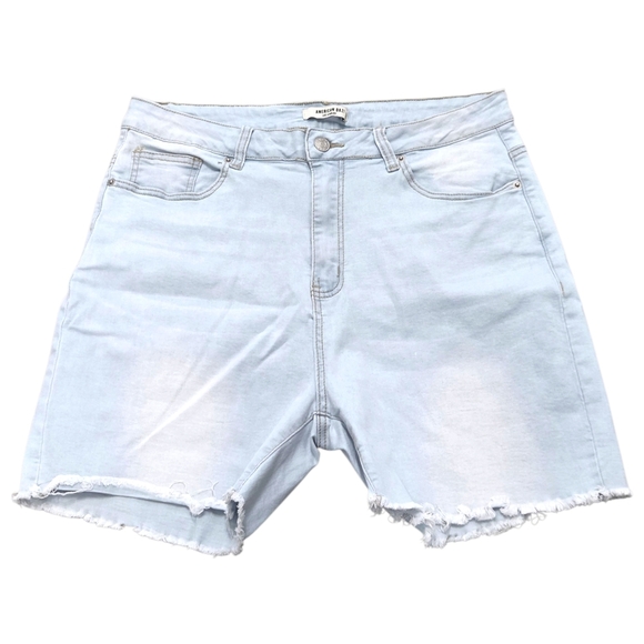 American Bazi Pants - American Bazi Los Angeles 1X Curvy Stretch Denim Shorts Light Wash Raw Hem EUC